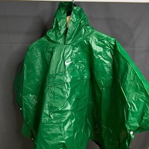 Nike Center Swoosh Rain Jacket Poncho Green Mens Rare One Size Collectible